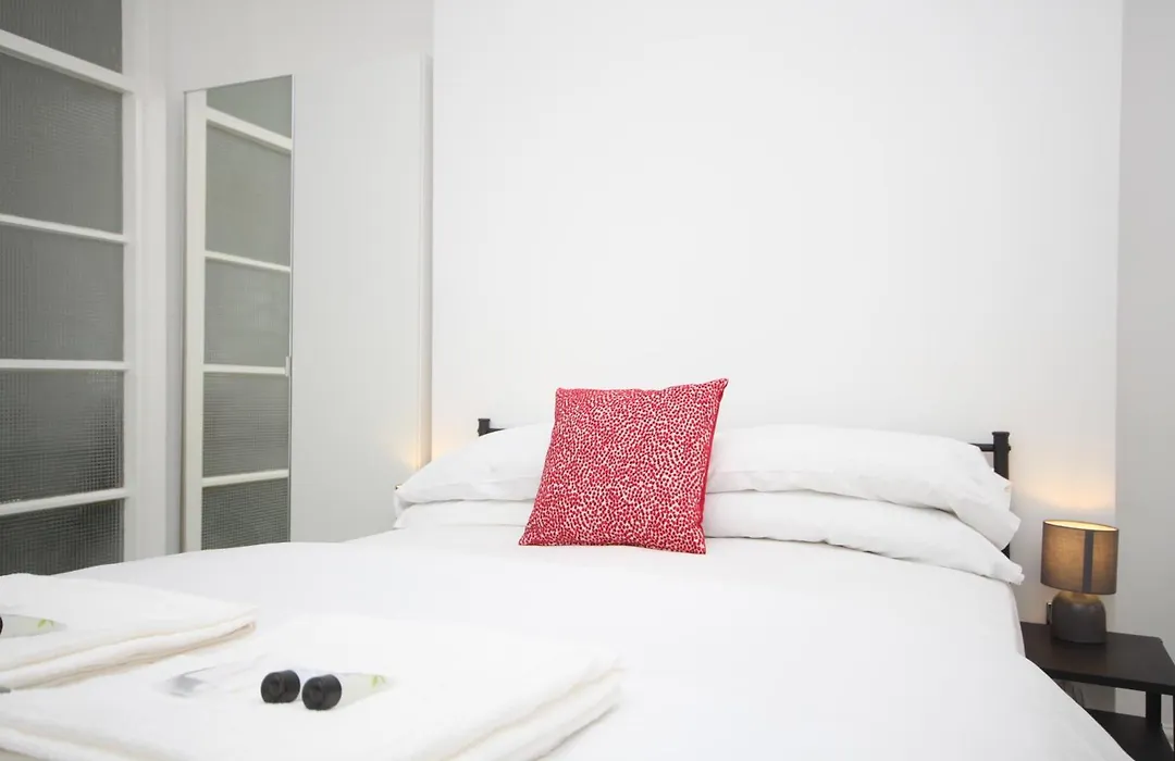 Barton Beachside Apartments: Modern Coastal Retreat-1